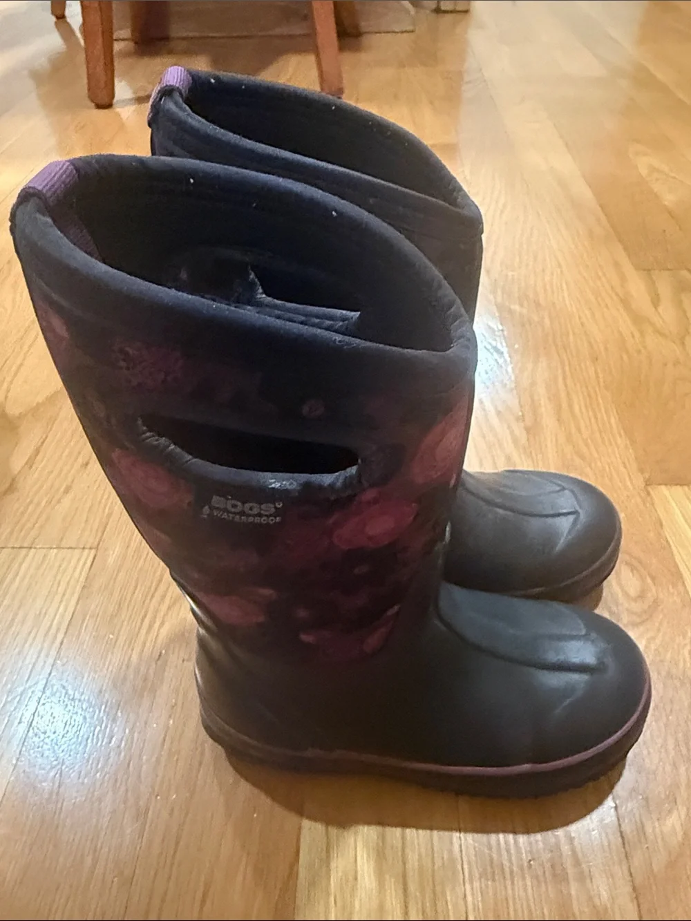Bogs girls snow boots size 2.